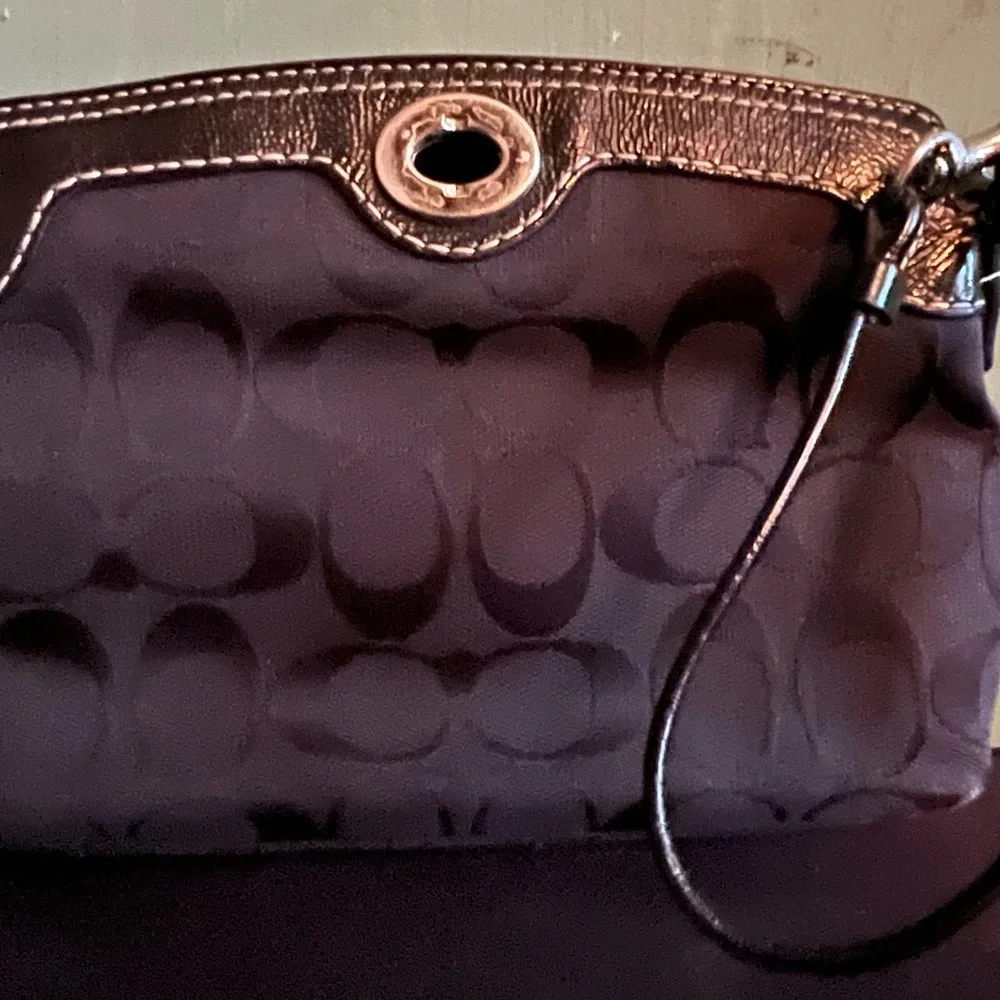 COACH Legacy Top Turnlock 2-Way Baguette Wristlet Black - Picture 5 of 8
